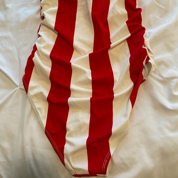 Red & white one-piece swimsuit - Picture 4 of 4